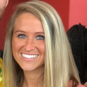 Meet your Posher, Kelli